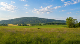Hauptbild Zwischen Feldern, Freiheit und Fernblick – wo Neubauträume auf den Donnersberg blicken!